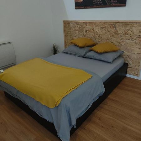 Les Lofts De Provins: Apt 1 エクステリア 写真